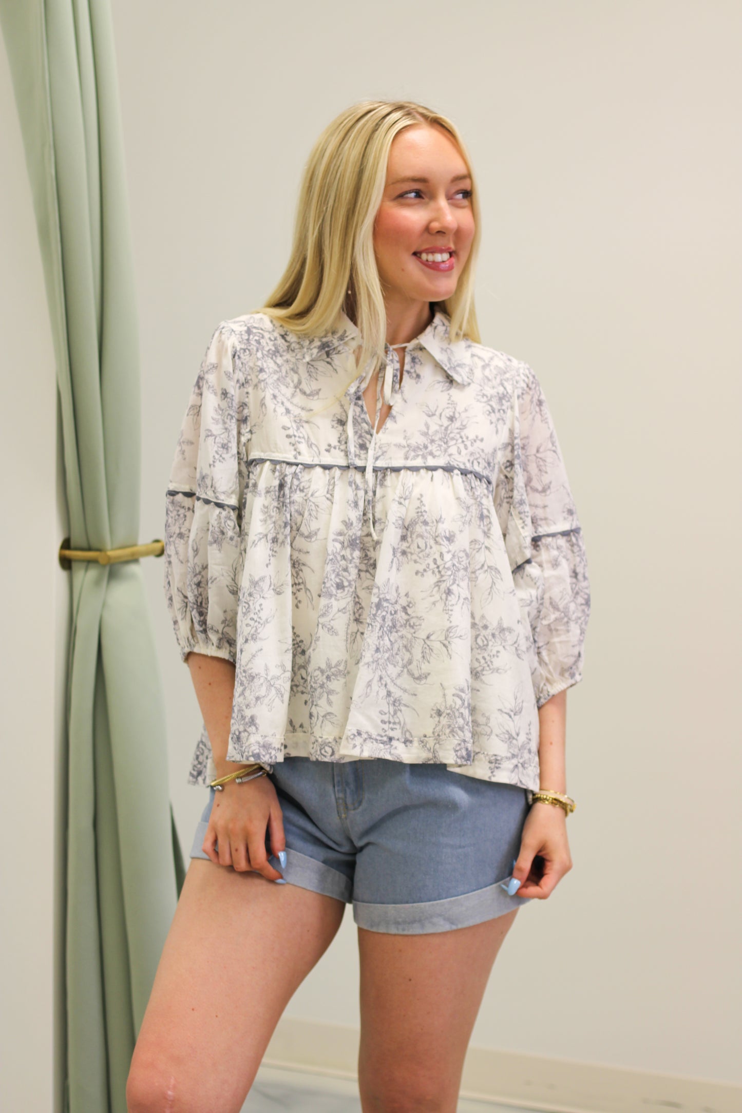 Maggie Floral Top — Charcoal